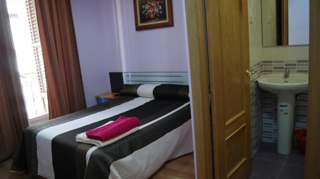 Casa Huesped Magdalena Hotel Мадрид Стая снимка